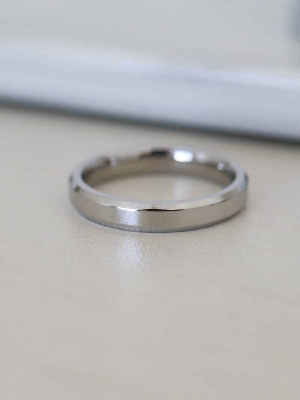 BVHP4 Mens Ring 4mm Beveled Edge Wedding Band Ring Silver Stainless Steel HQ